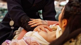 小伙被迫和师傅双修，不料师傅却上瘾了
