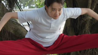 张小斐拍《功夫女足》：一开始说自己的腿软度不行 谁知道惊艳众人！在线观看